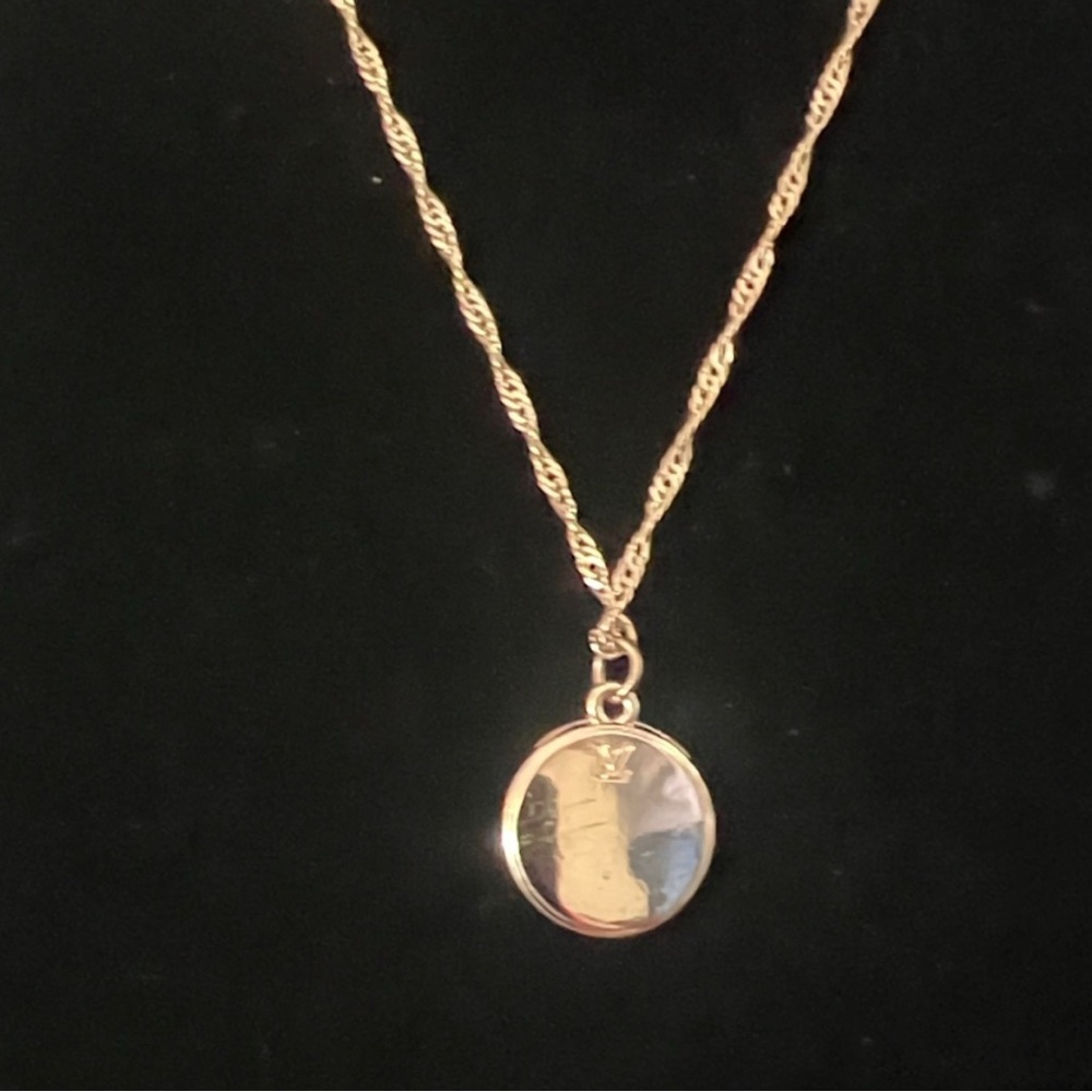 Louis Vuitton Gold Medallion Necklace - Picture 3 of 3